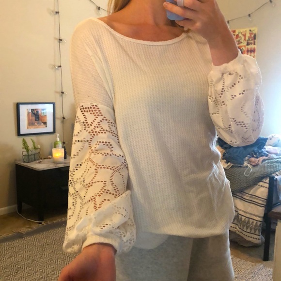 Lace sleeve white top! - Picture 3 of 3